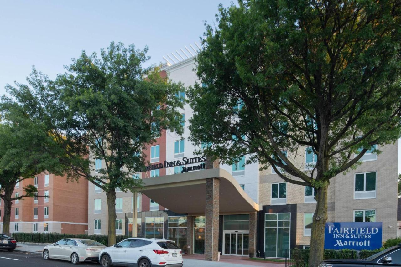 Fairfield Inn & Suites By Marriott New York Queens/Fresh Meadows Exterior photo
