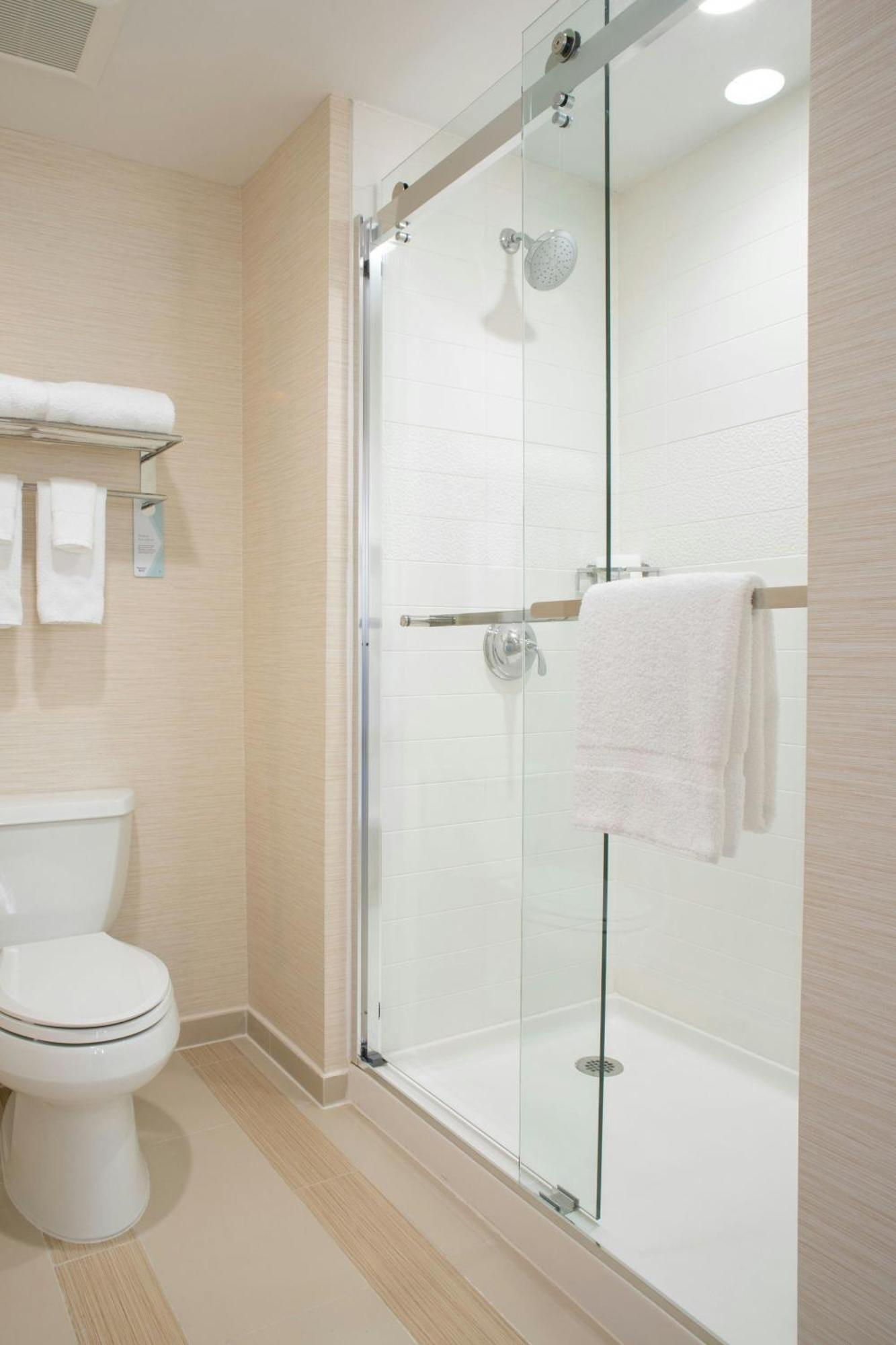 Fairfield Inn & Suites By Marriott New York Queens/Fresh Meadows Exterior photo