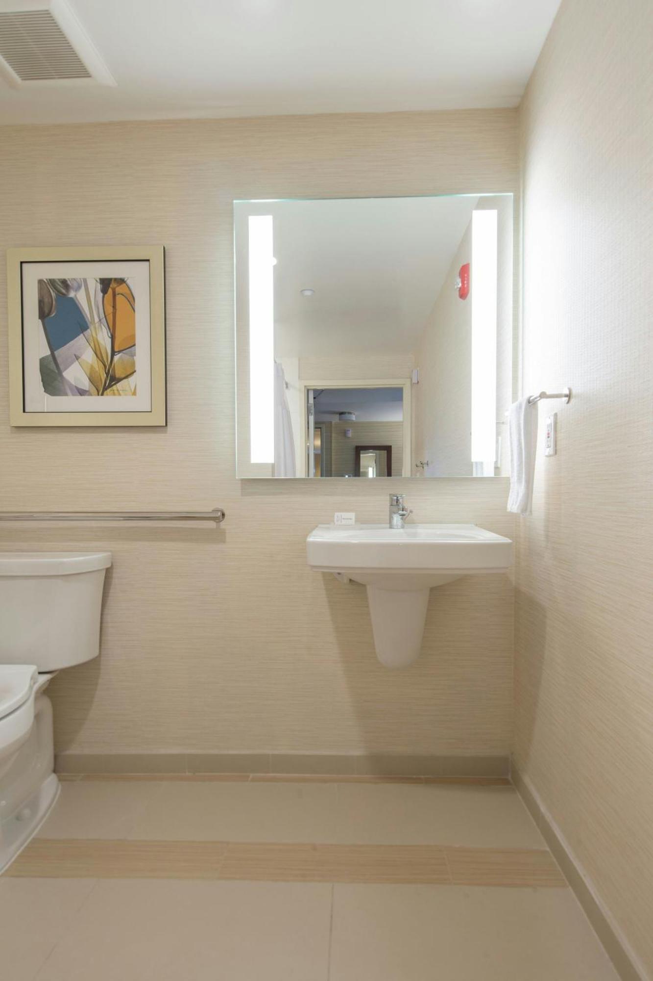 Fairfield Inn & Suites By Marriott New York Queens/Fresh Meadows Exterior photo