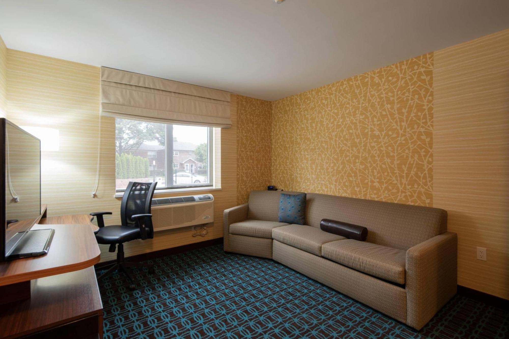 Fairfield Inn & Suites By Marriott New York Queens/Fresh Meadows Exterior photo