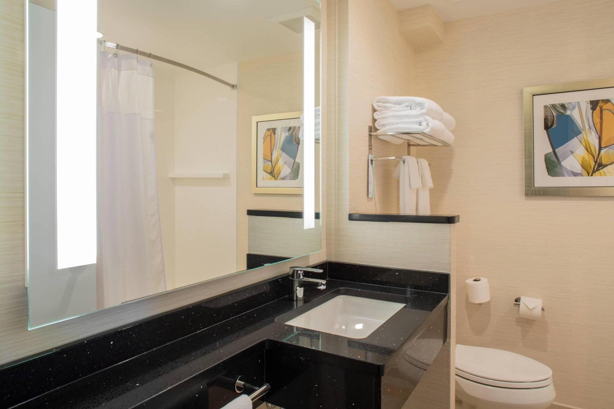 Fairfield Inn & Suites By Marriott New York Queens/Fresh Meadows Exterior photo